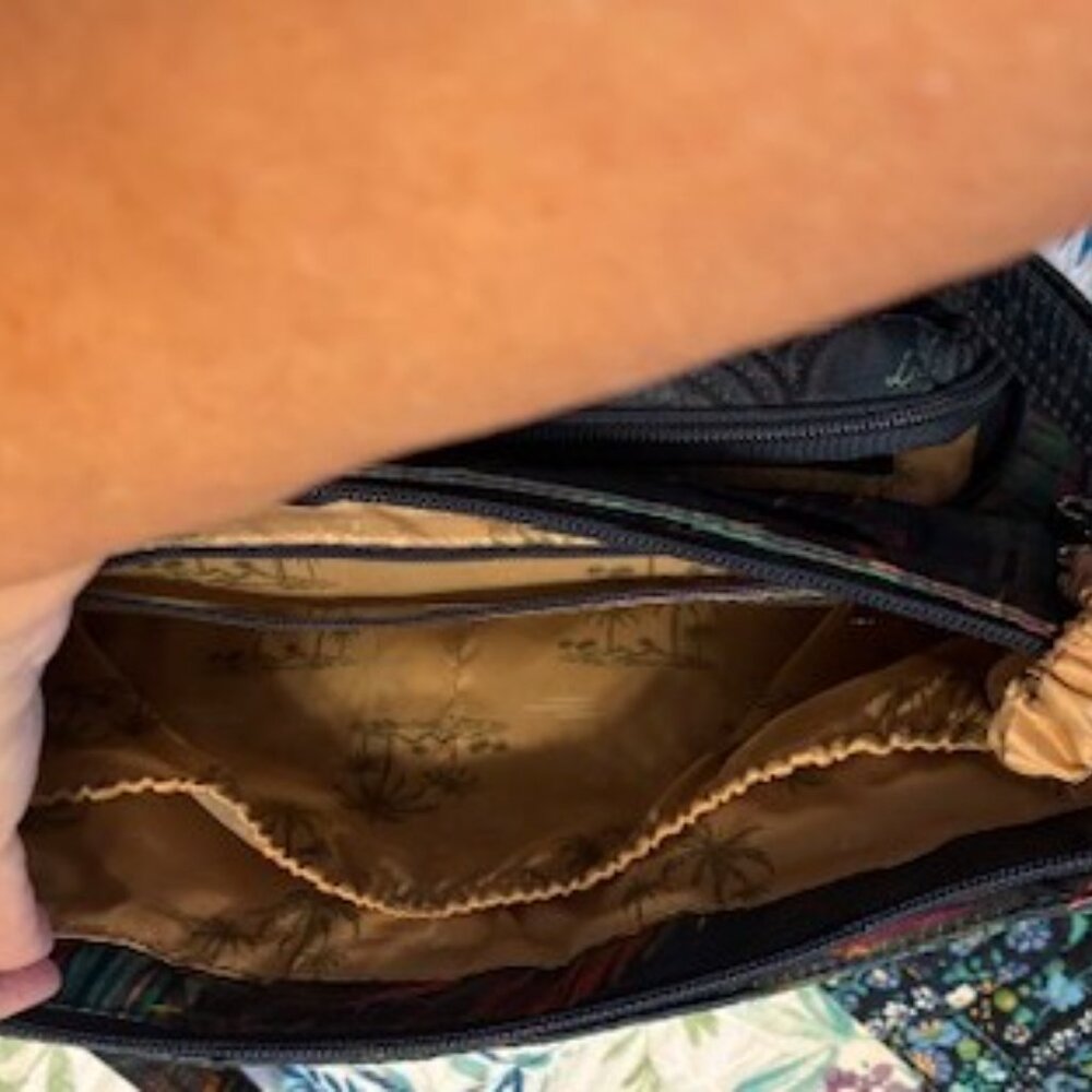 Lug Samba XL Crossbody Bag - Excellent Used Condition (Absolutely like-new) - Picture 5 of 7